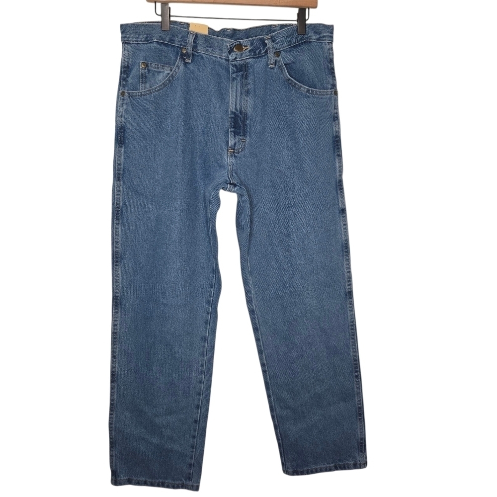 Wrangler Mens Medium Wash Classic Fit Rugged Wear Denim Jeans Size 36 X 29